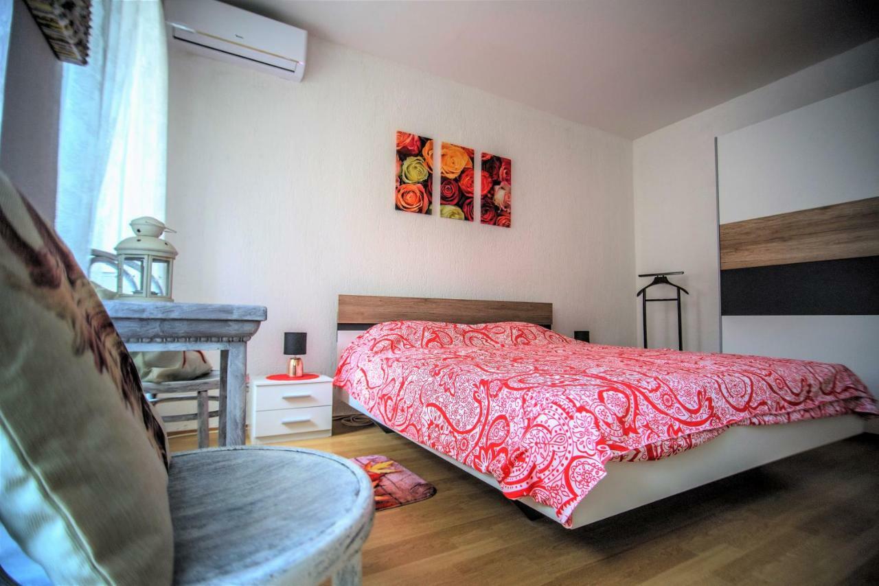 Apartment Dolores Cres Exterior foto